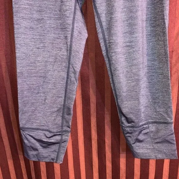 Lululemon capris - Picture 2 of 7